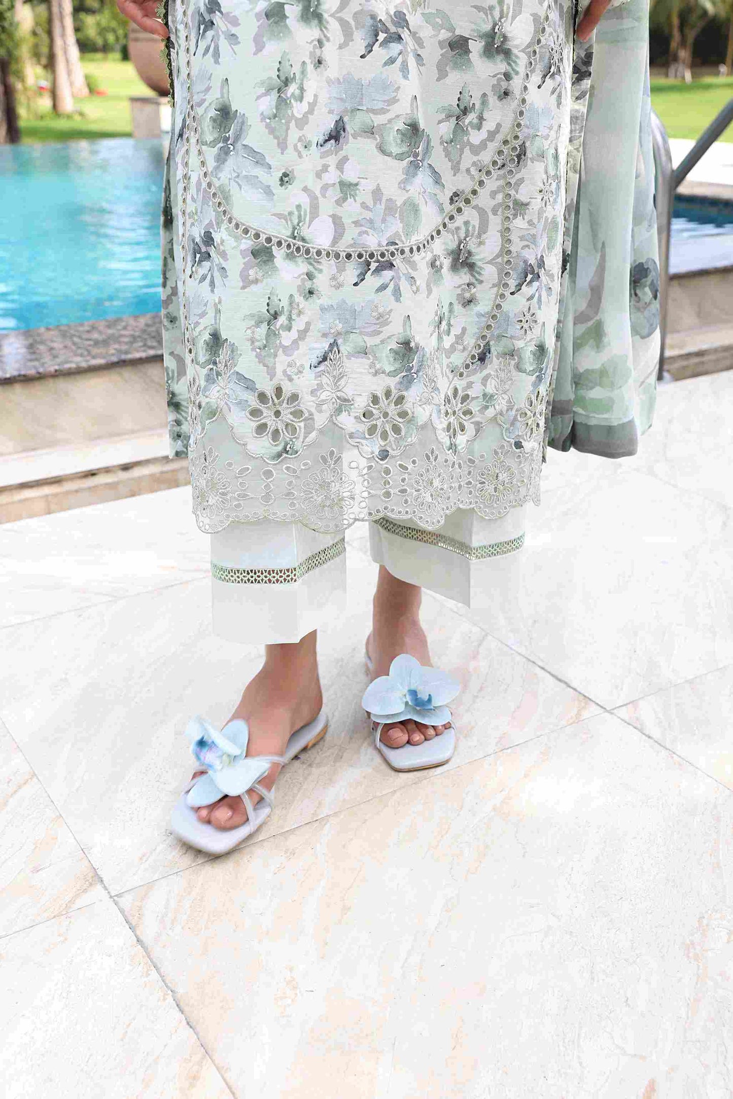 3PC Modern Muse – Embroidered Printed Lawn (AG-06)