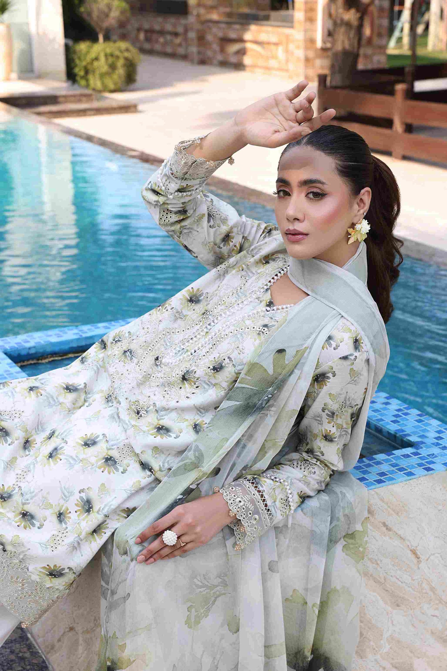 3PC Modern Muse – Embroidered Printed Lawn (AG-10)