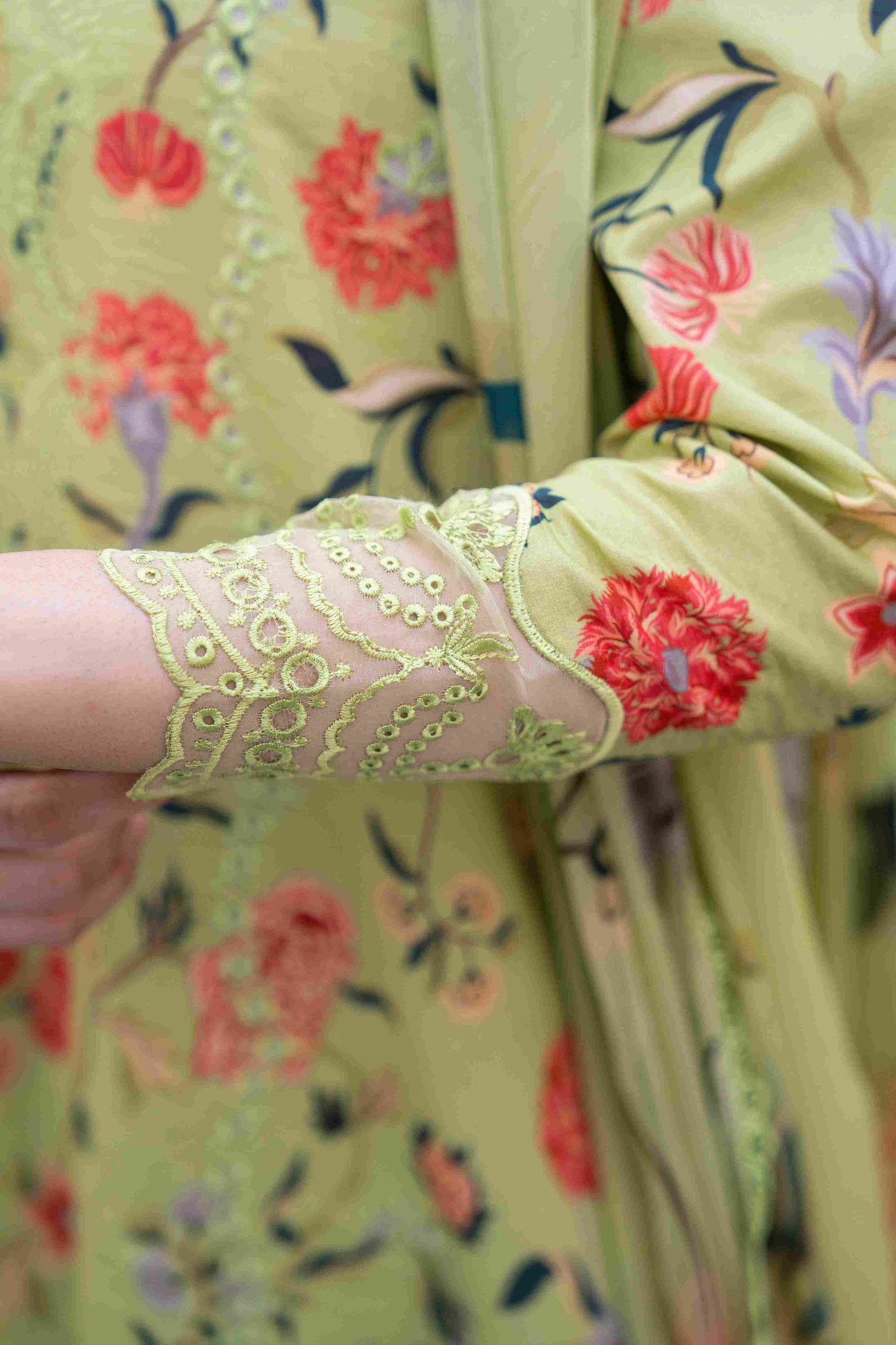 Artistic 3PC Embroidered lawn - Chiffon Dupatta (ZL-06)