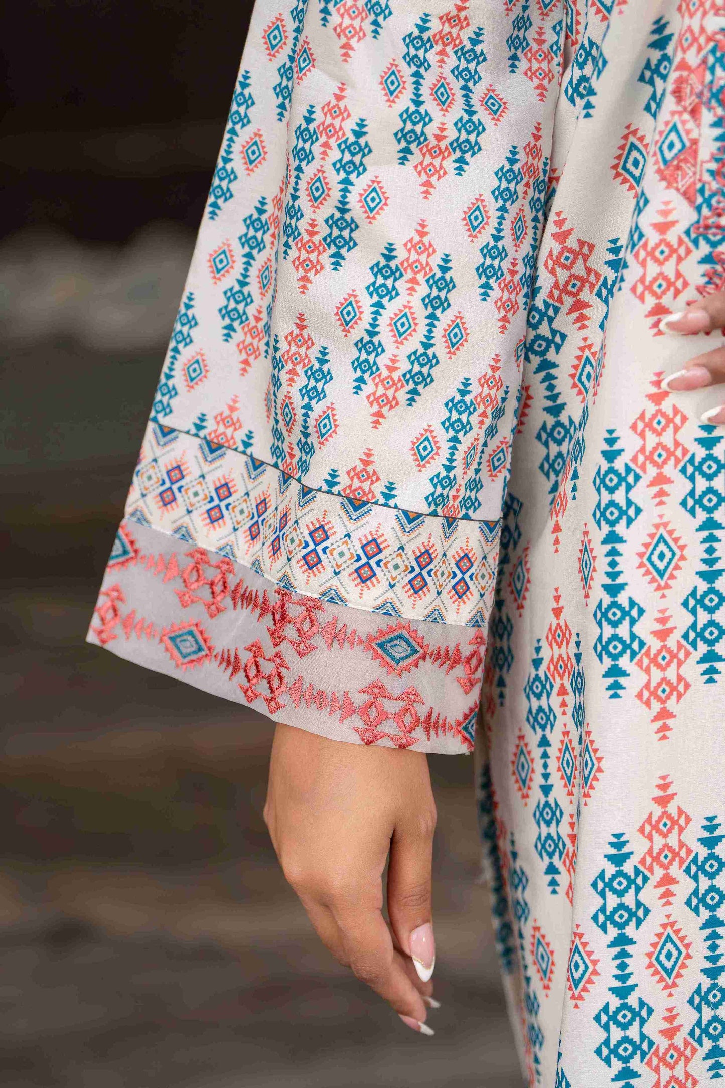 Stylish lawn kurta with detailed neckline embroidery, chiffon dupatta, and modern cotton trouser for chic ethnic fashion