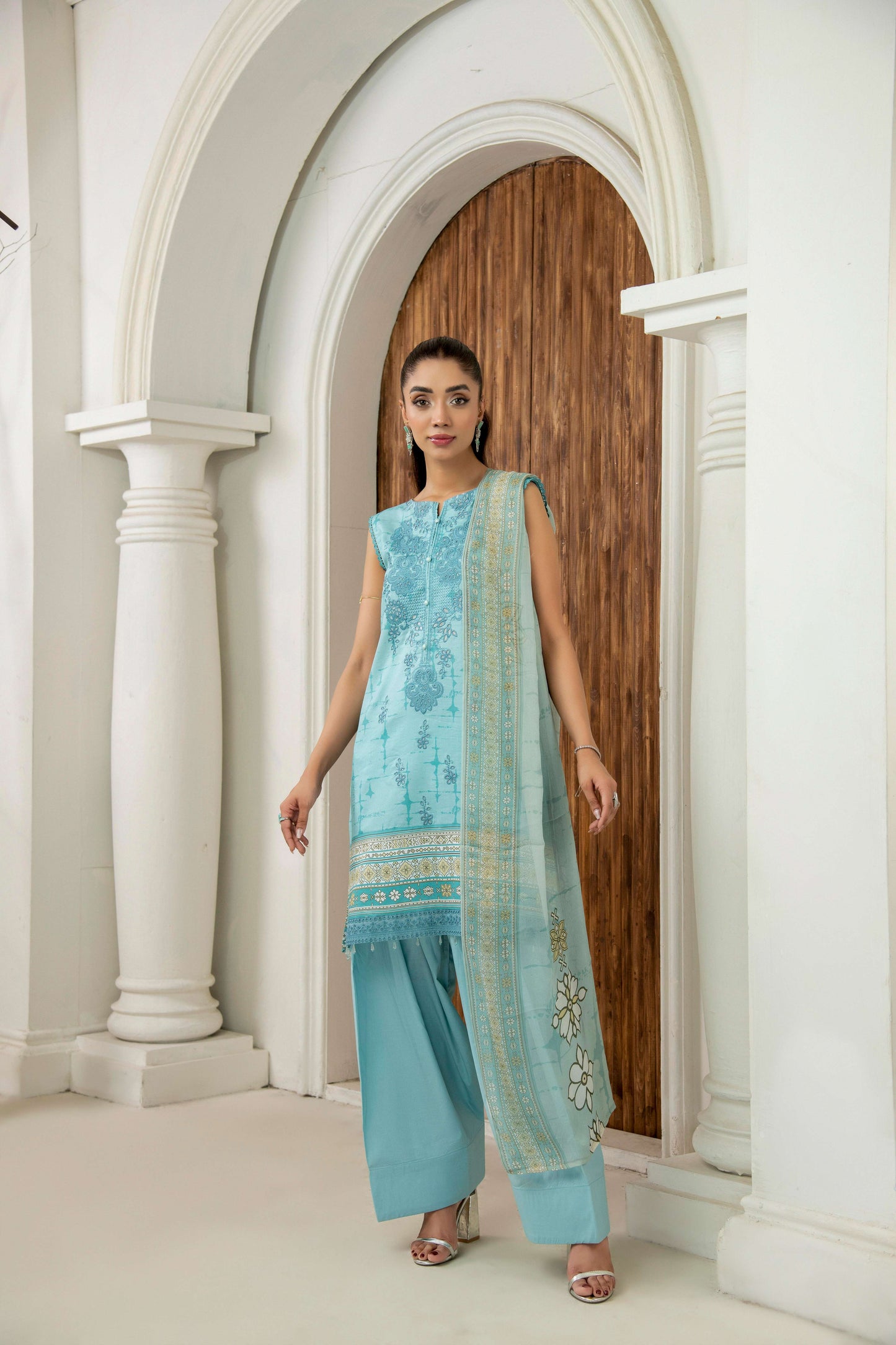Embroidered lawn kurta with trouser