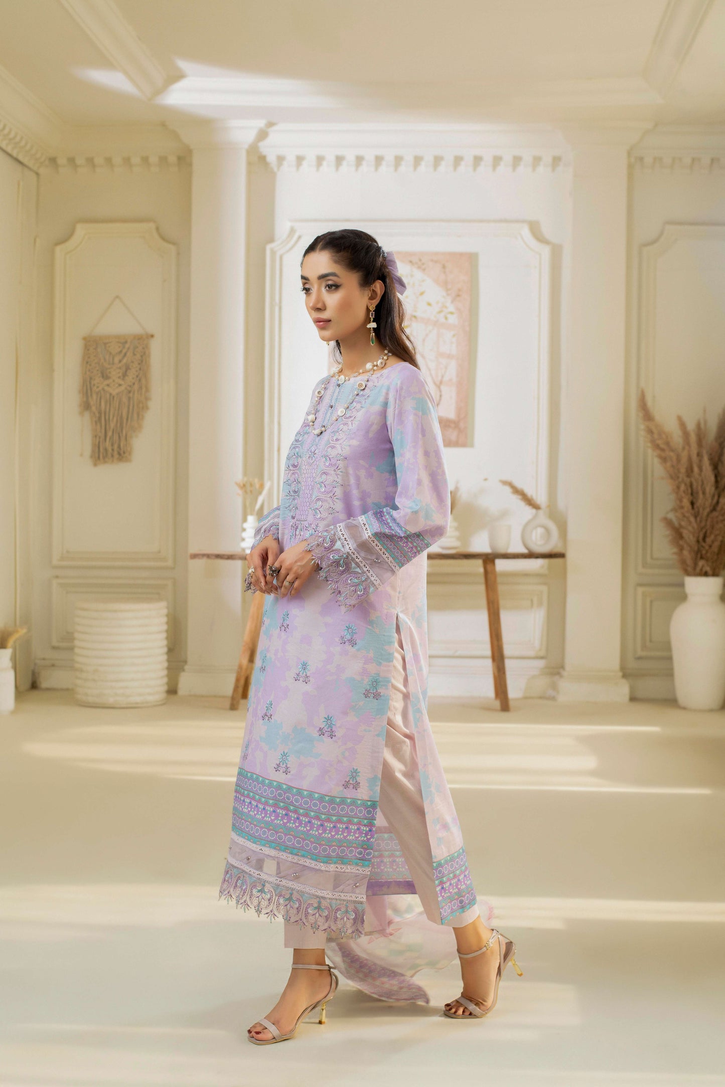 Embroidered kurta with a printed flowing dupatta