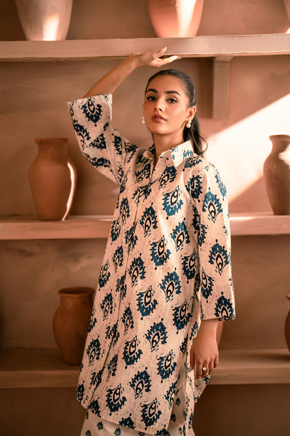 Women’s unstitched khaddar winter 3-piece with kurta and trouser design