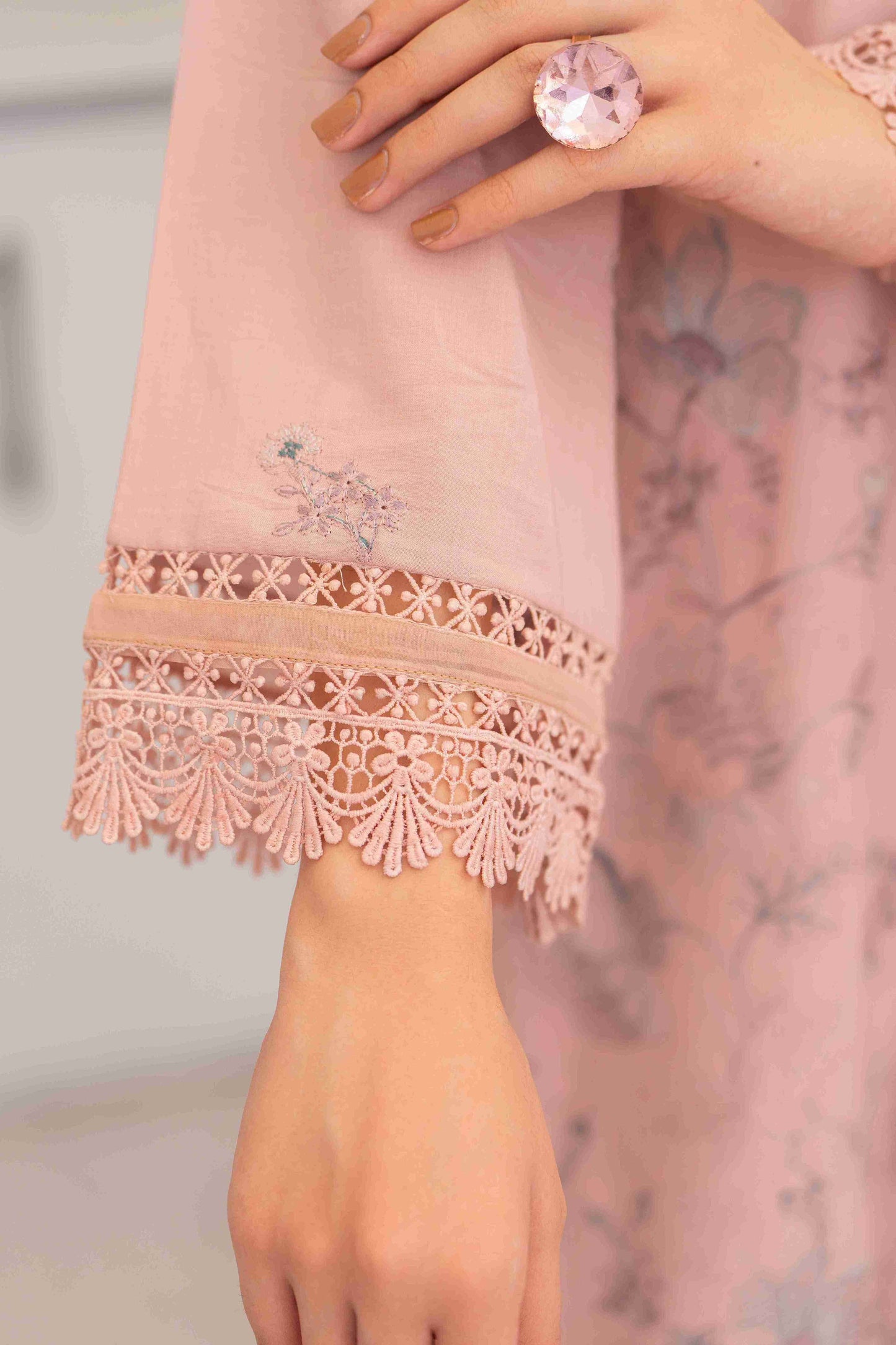 Stylish embroidered lawn suit with chiffon dupatta and cotton trouser fabric three piece