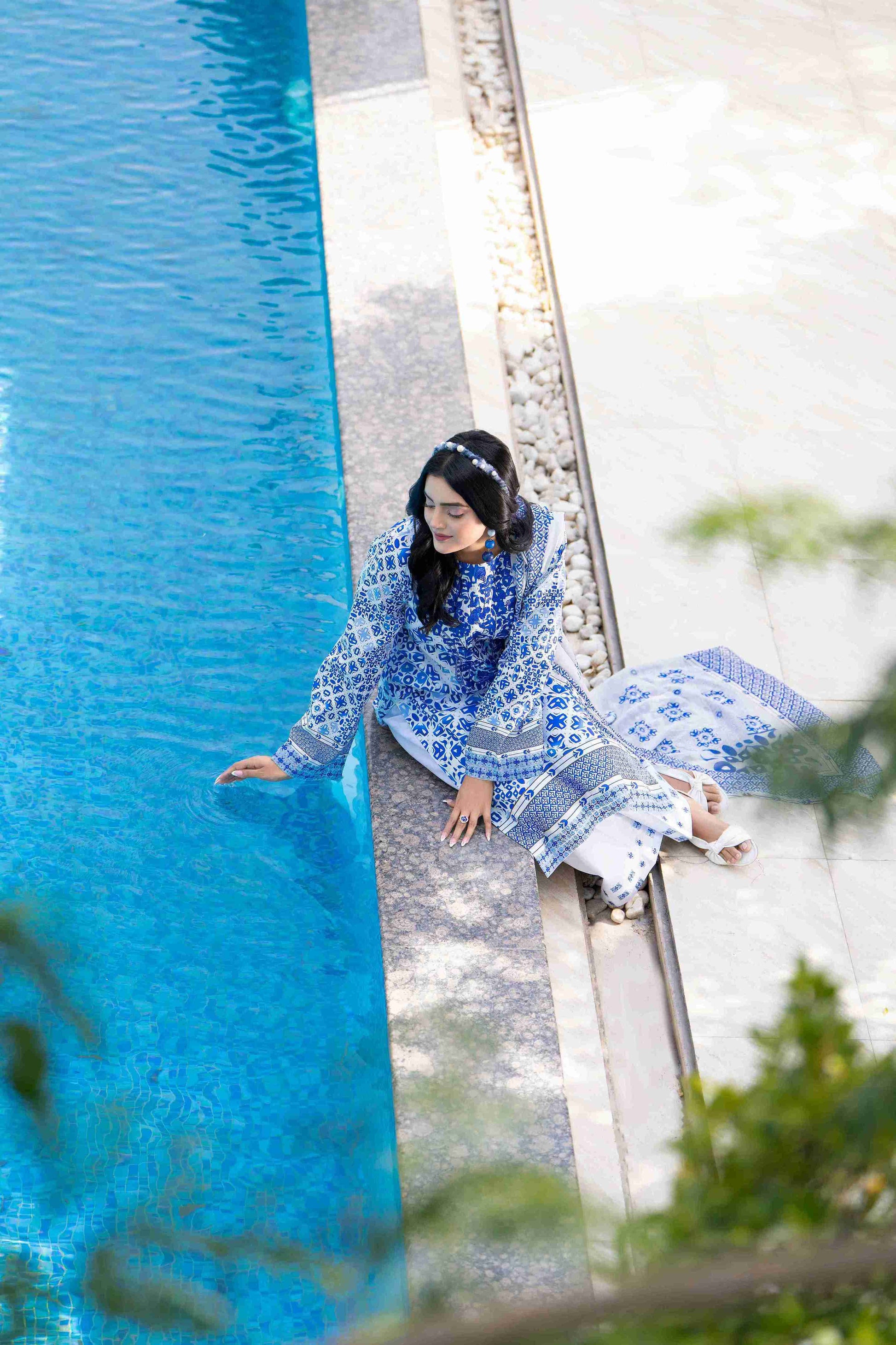 Embroidered lawn kurta with soft chiffon dupatta and cotton trouser for women’s summer fashion