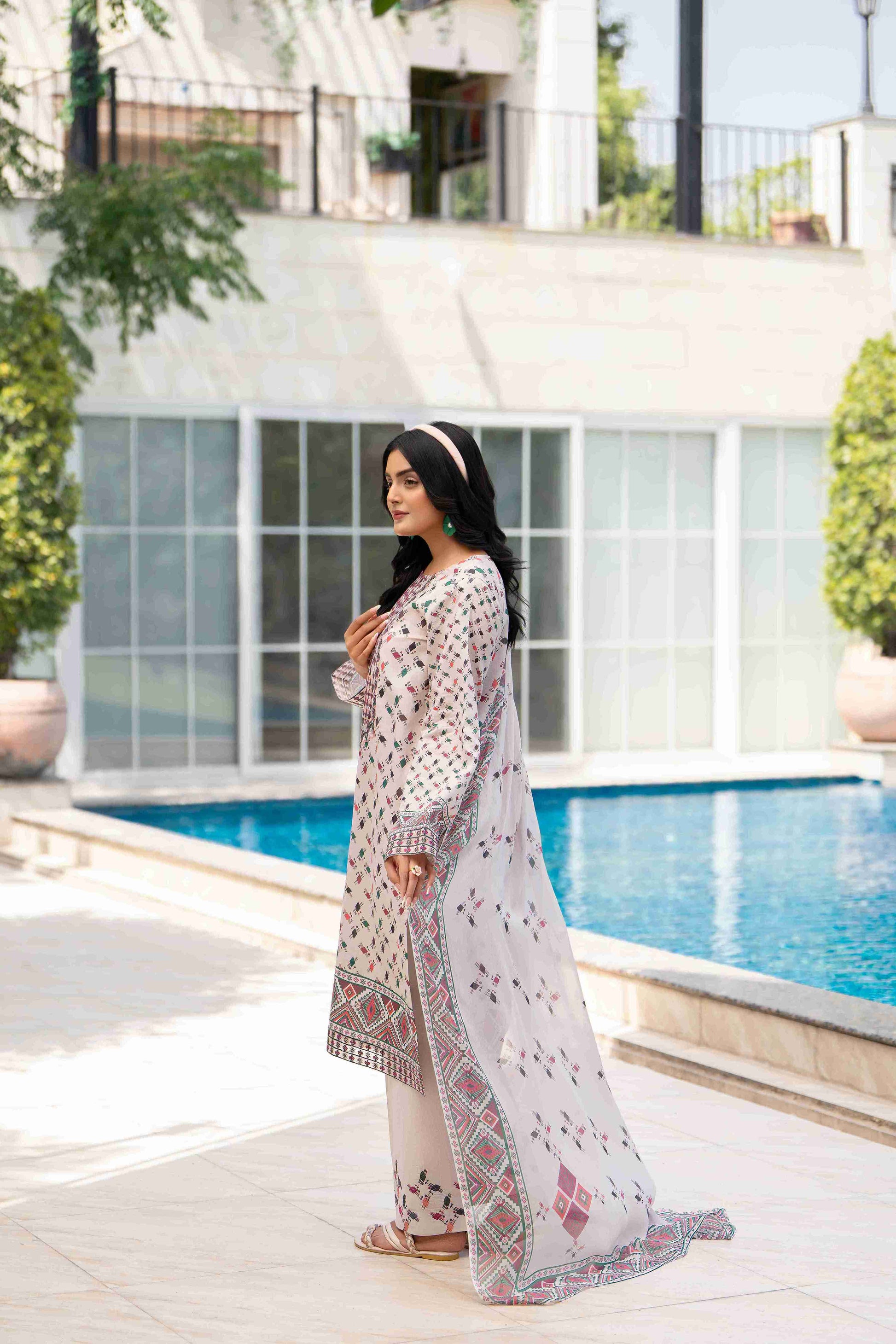 Stylish embroidered lawn kurta paired with chiffon dupatta and cotton trouser for chic elegance