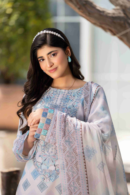 Women’s embroidered lawn kurta with chiffon dupatta and trouser designed for summer wear