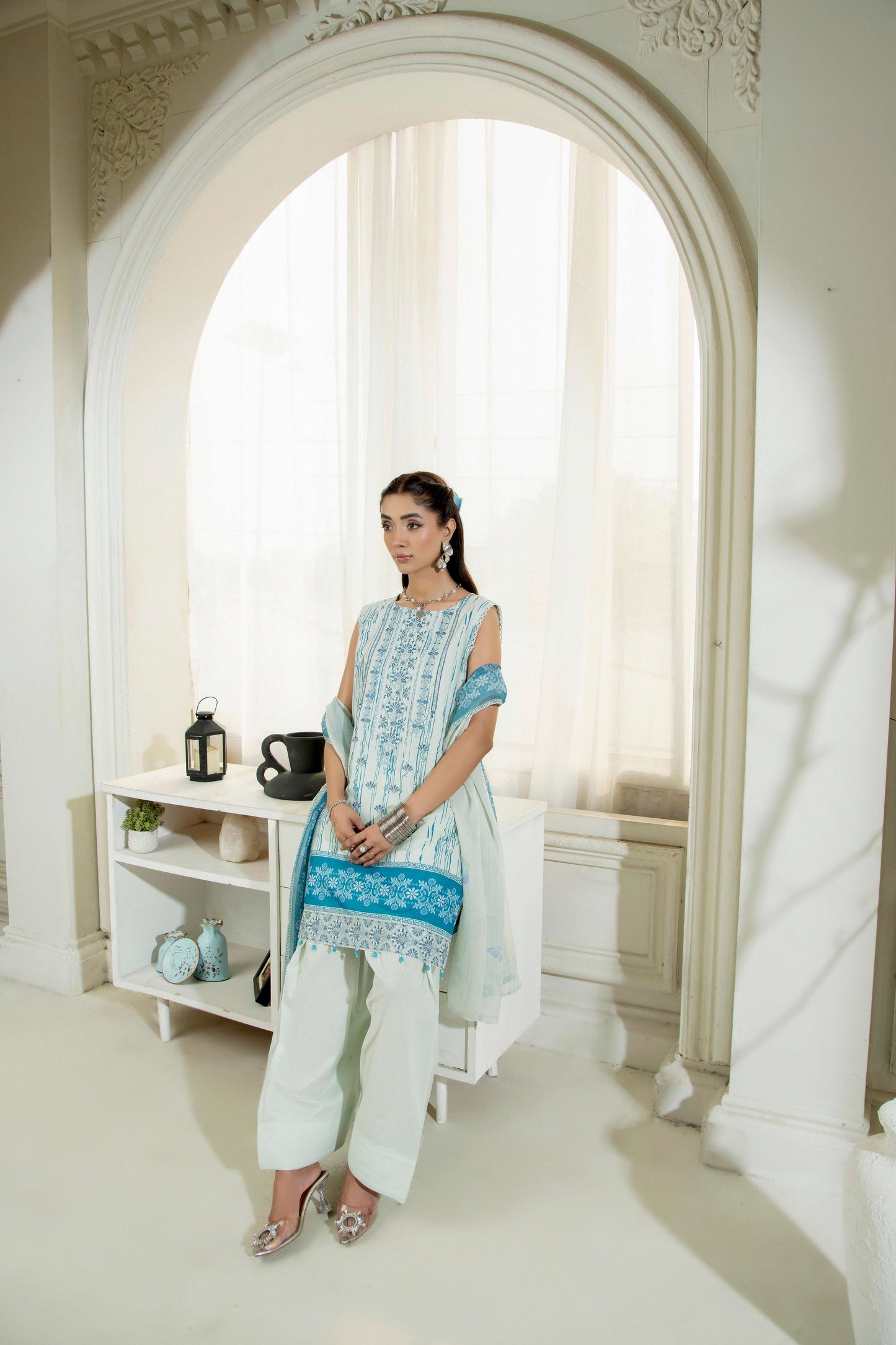 Embroidered lawn kurta with trouser