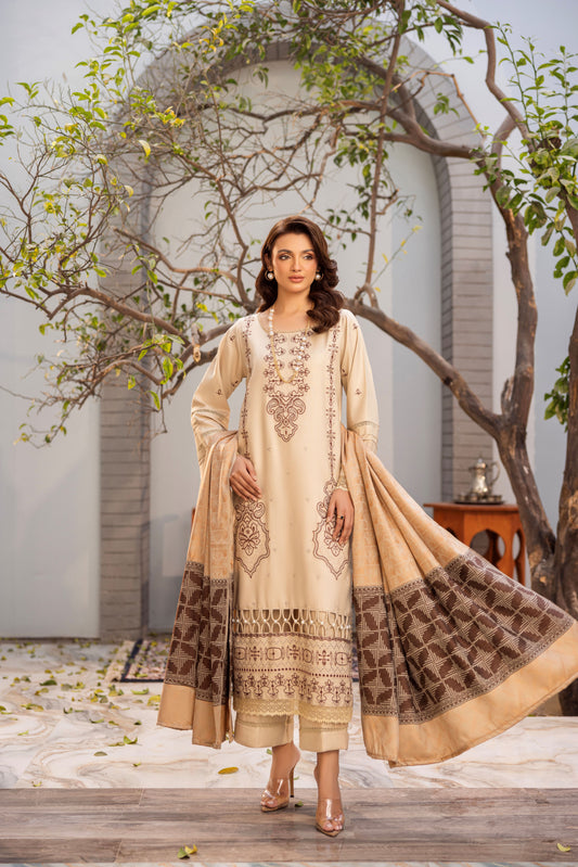 Intricate organza and daman embroidery