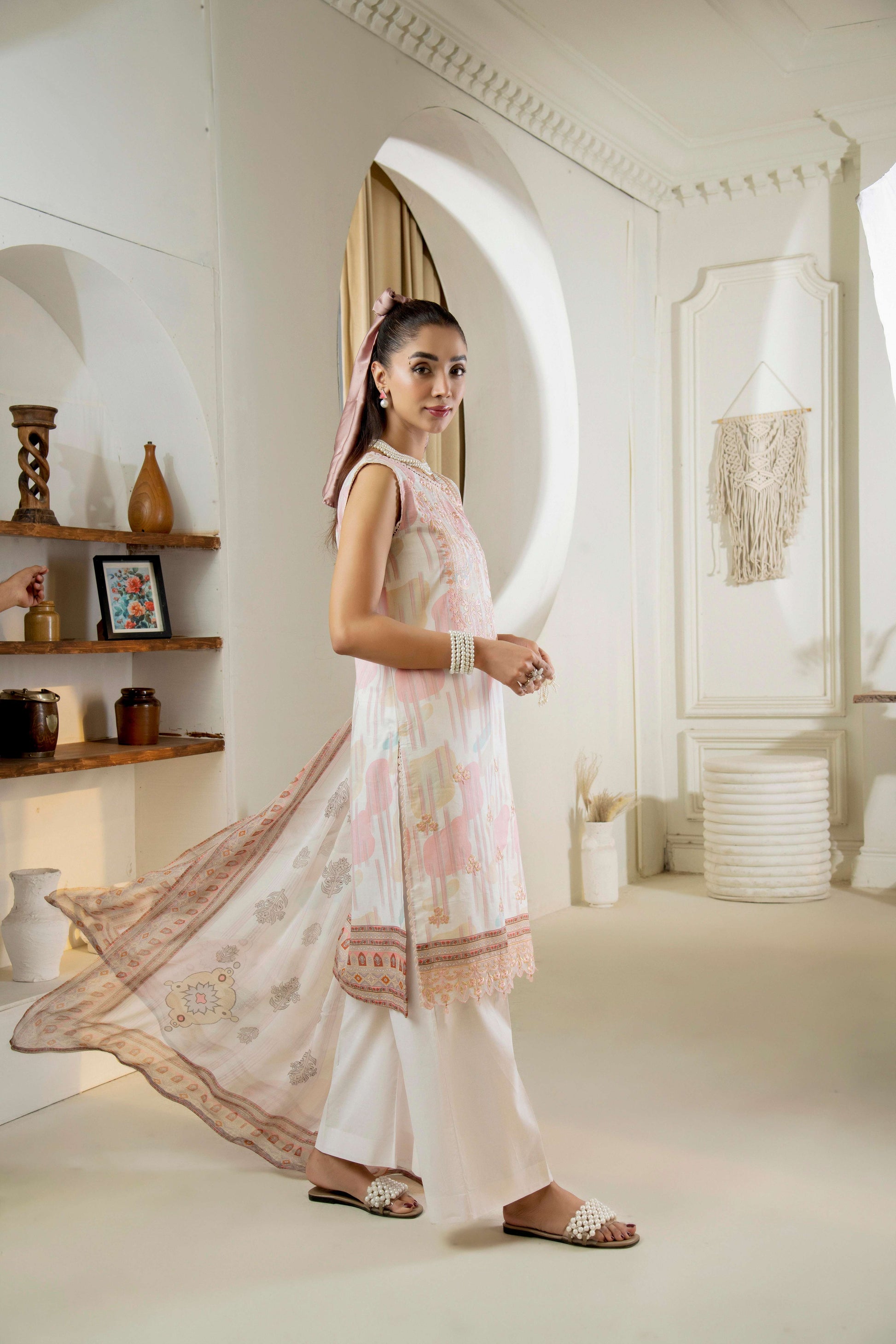 Embroidered lawn kurta with dupatta
