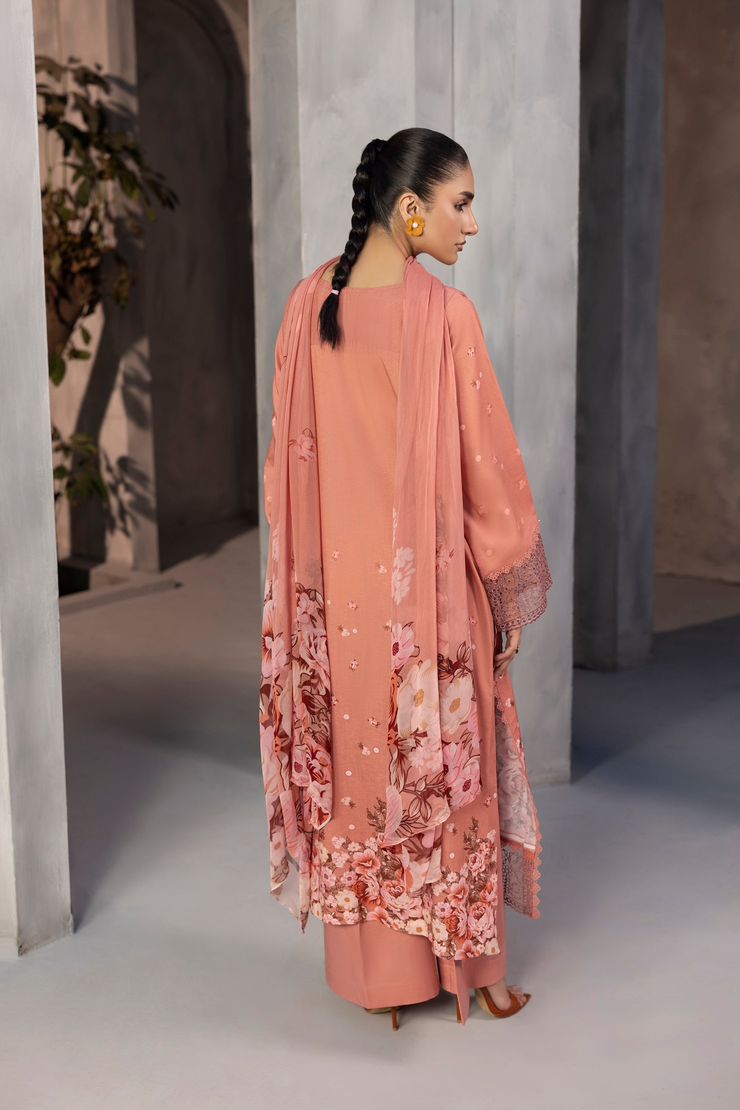 Trendy winter Karandi 3PC suit with chiffon dupatta and plain trouser