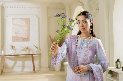  Embroidery detail on neckline of lawn shirt