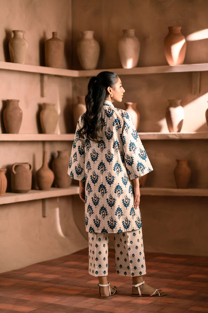 Winter khaddar kurta and trouser suit designed for stylish occasions