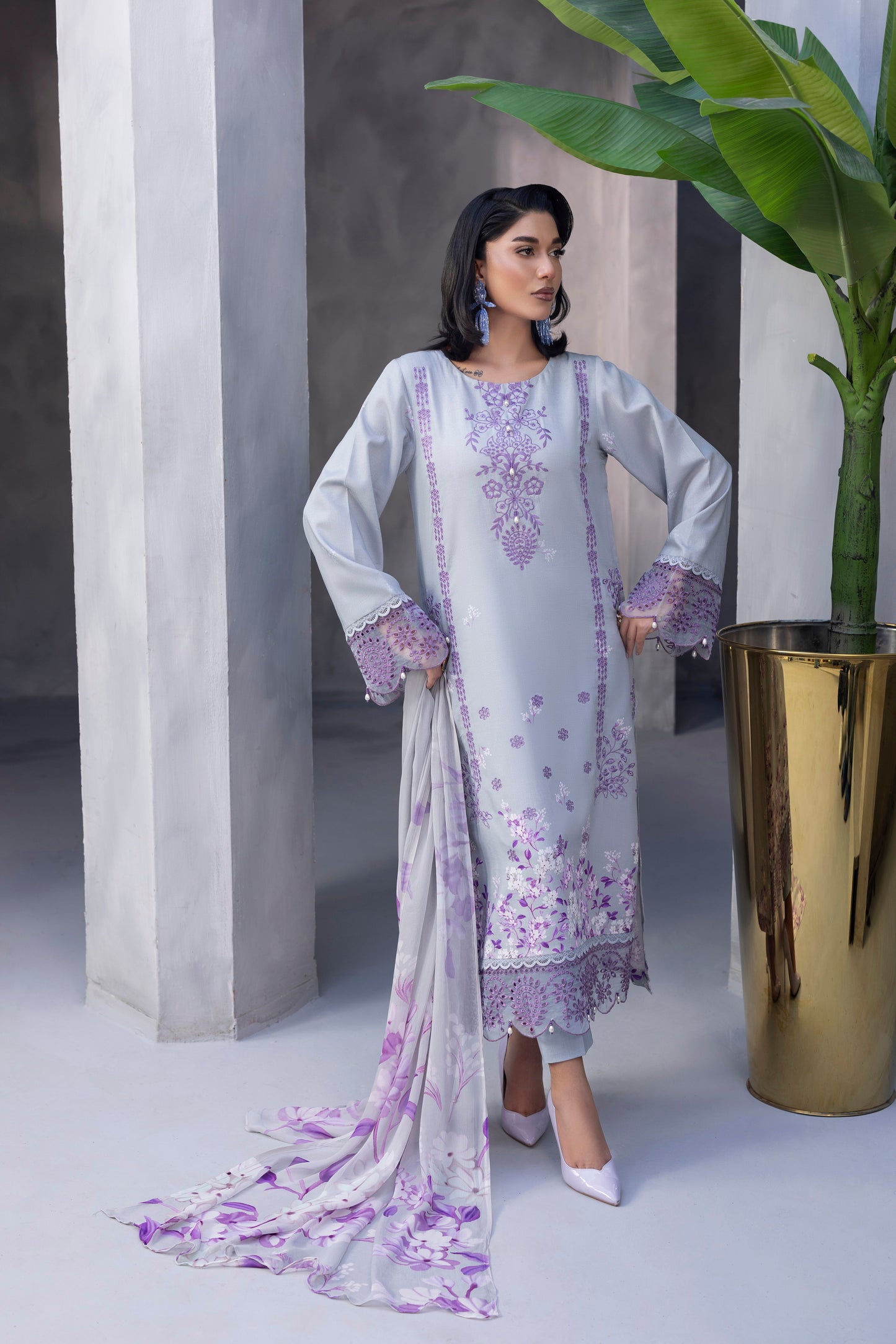 Warm embroidered Karandi suit with chiffon dupatta