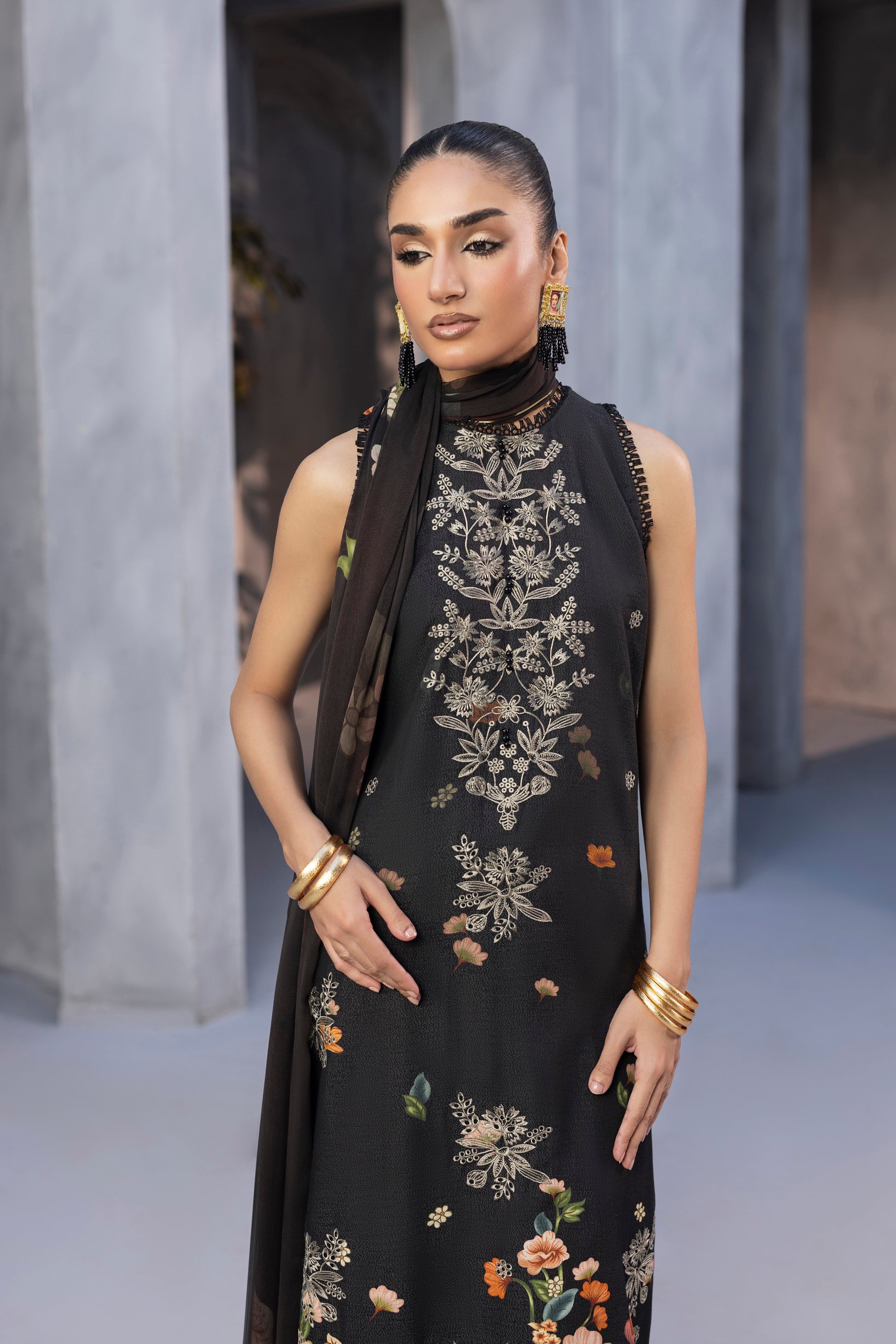 Elegant Karandi suit with chiffon dupatta and plain trouser for winter parties