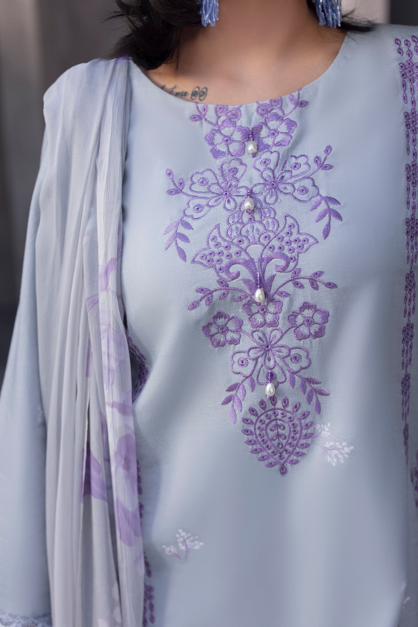 Stylish embroidered Karandi outfit for eastern winter wear