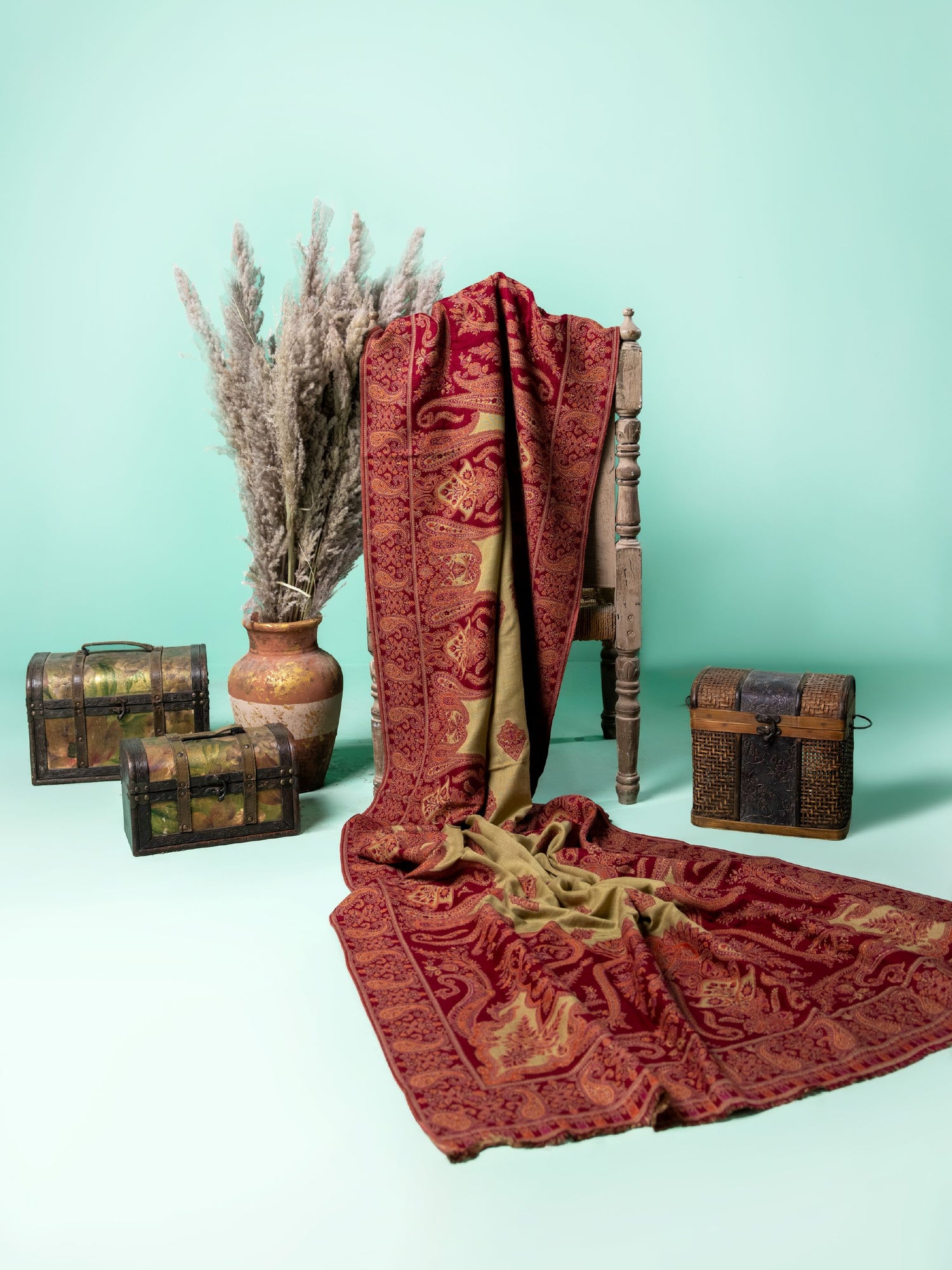 Handwoven Kashmiri shawl made from soft wool