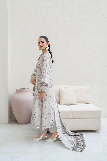 Traditional women’s khaddar 3PC outfit for winter