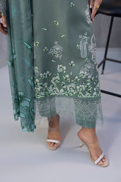 Elegant winter embroidered Karandi outfit with chiffon dupatta and trouser for women