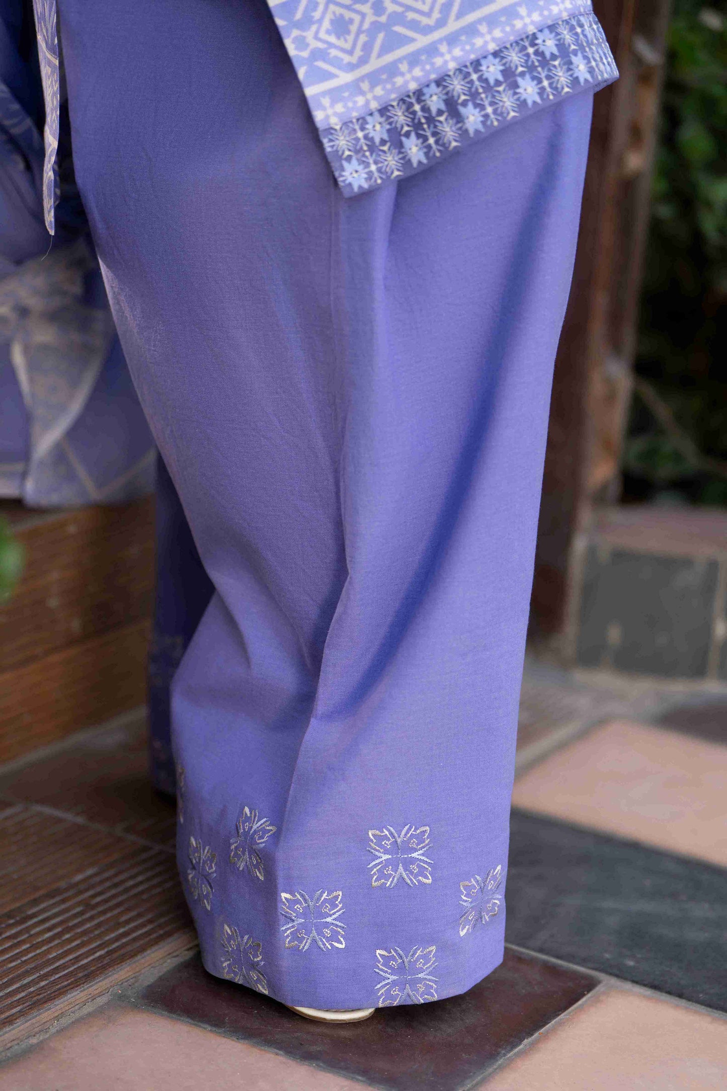 A fresh kurta with refined embroidery and easy stitching, finished with a chiffon dupatta that drapes beautifully