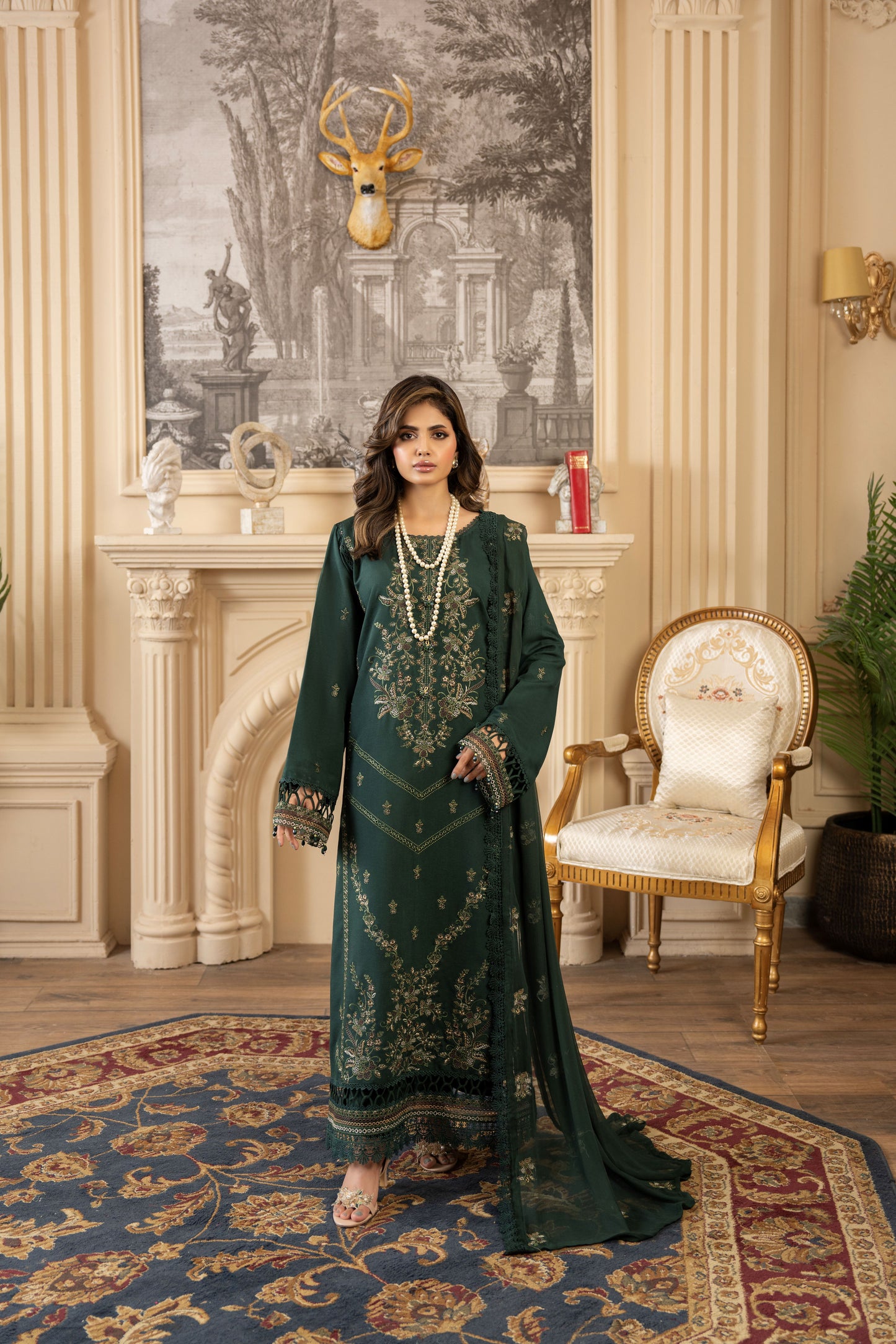 Elegant 3-piece suit with dupatta and trouser
