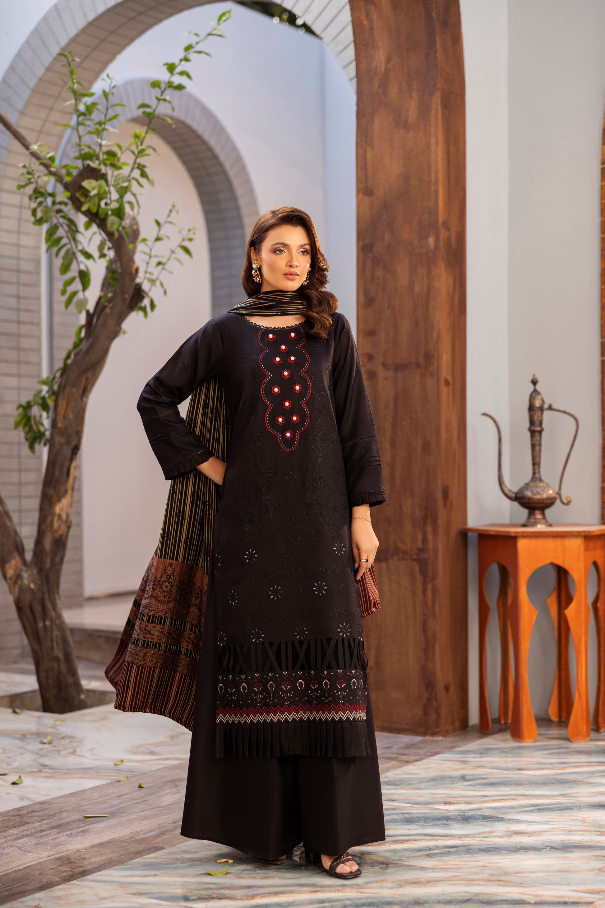 Premium embroidered Dhanak 3PC perfect for events