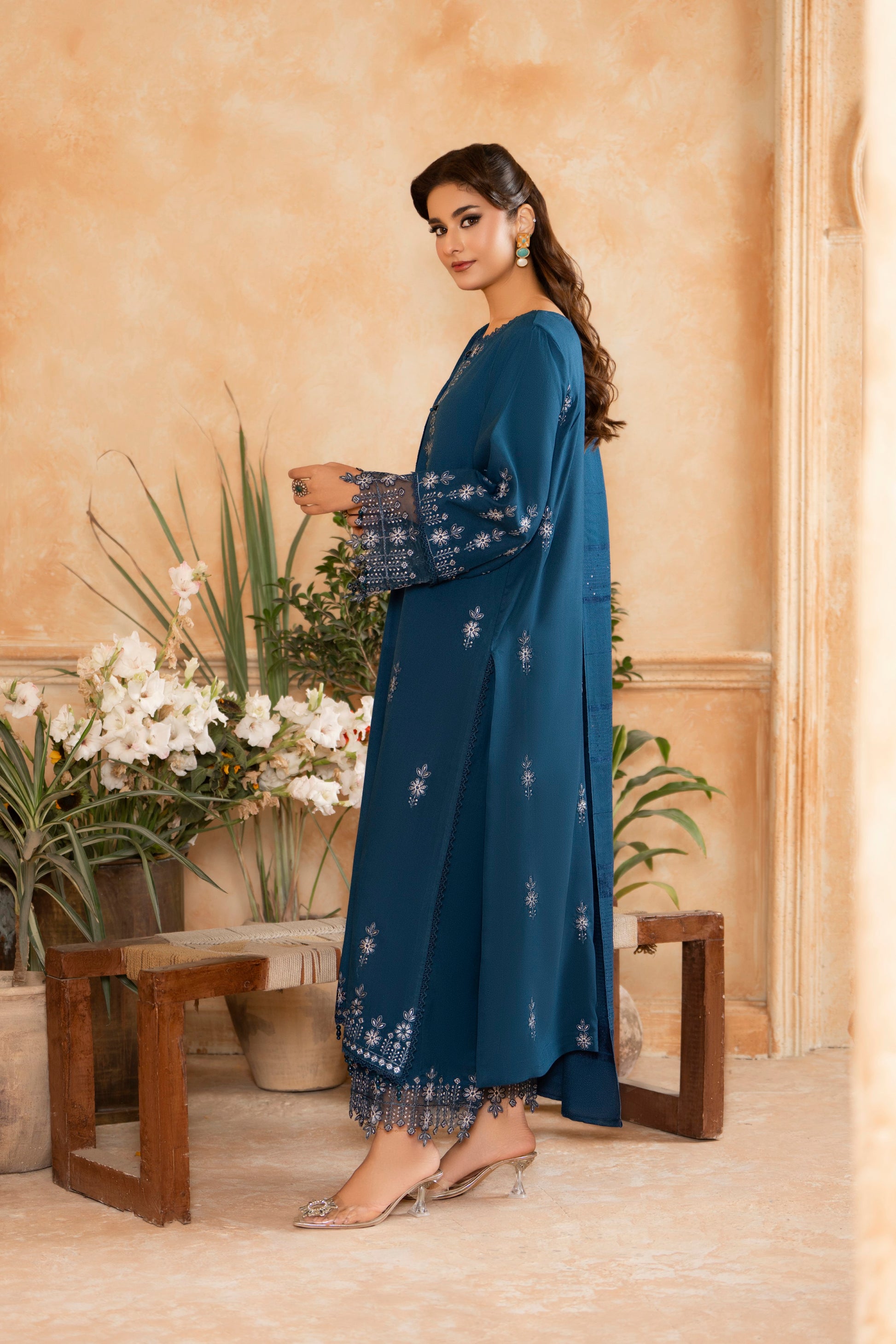 Pakistani Winter Wedding Dress; Dhanak 3-PC suit with floral embroidery and a graceful woolen fancy shawl