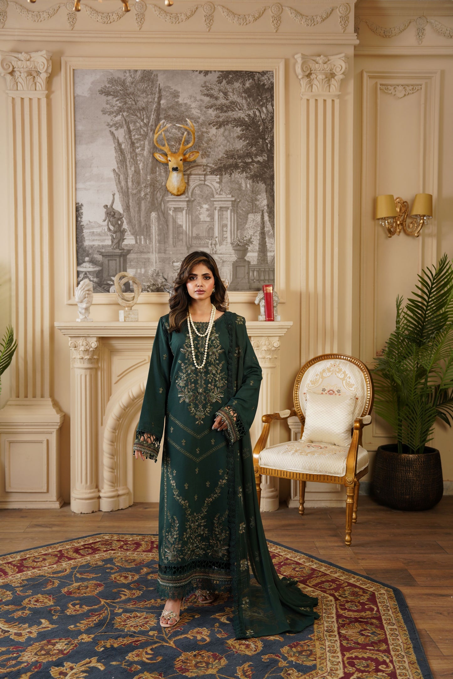 Stylish Pakistani 3PC outfit with dupatta