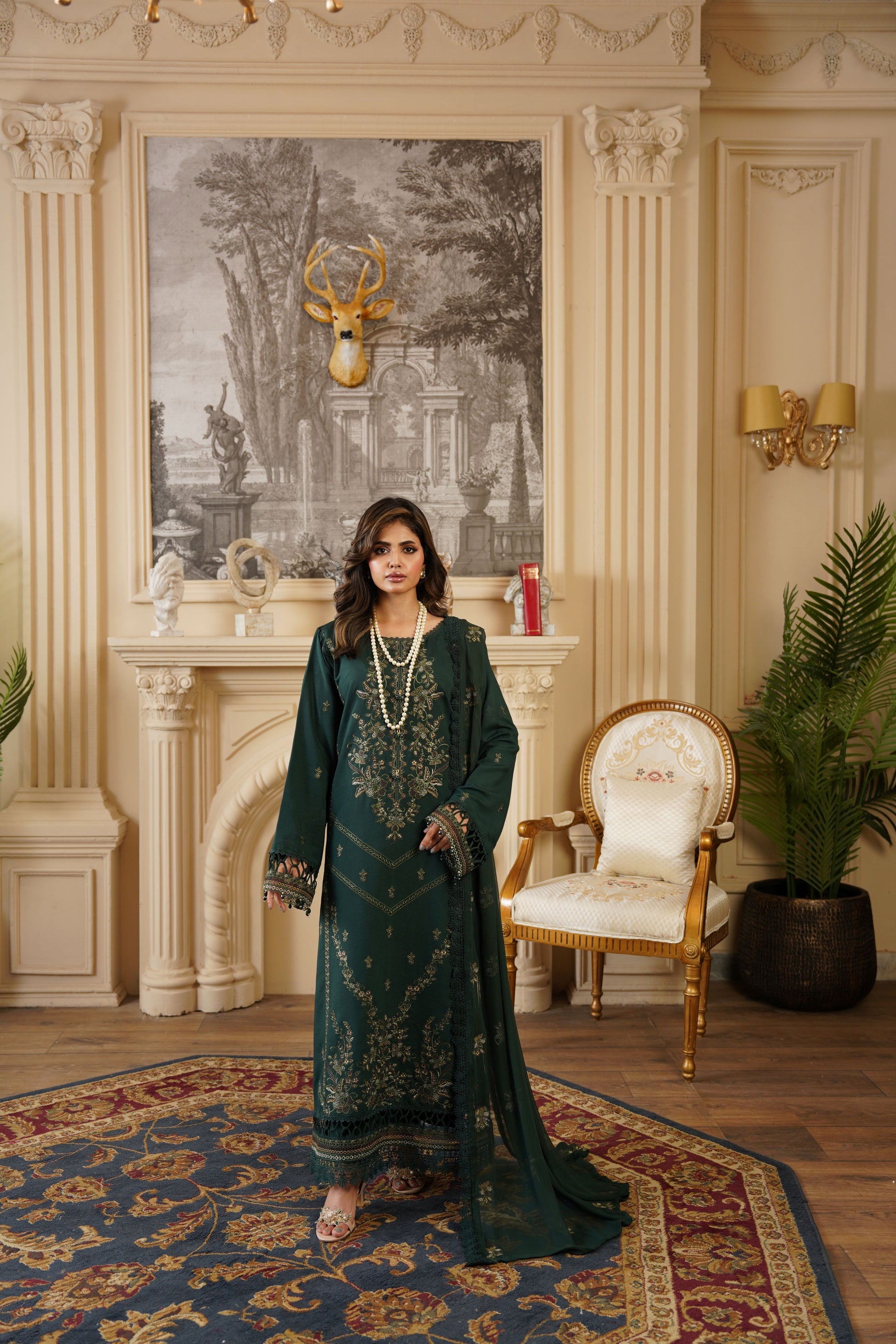 Stylish Pakistani 3PC outfit with dupatta