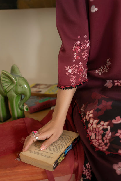 Luxurious embroidered viscose shirt and trouser with organza detailed dupatta