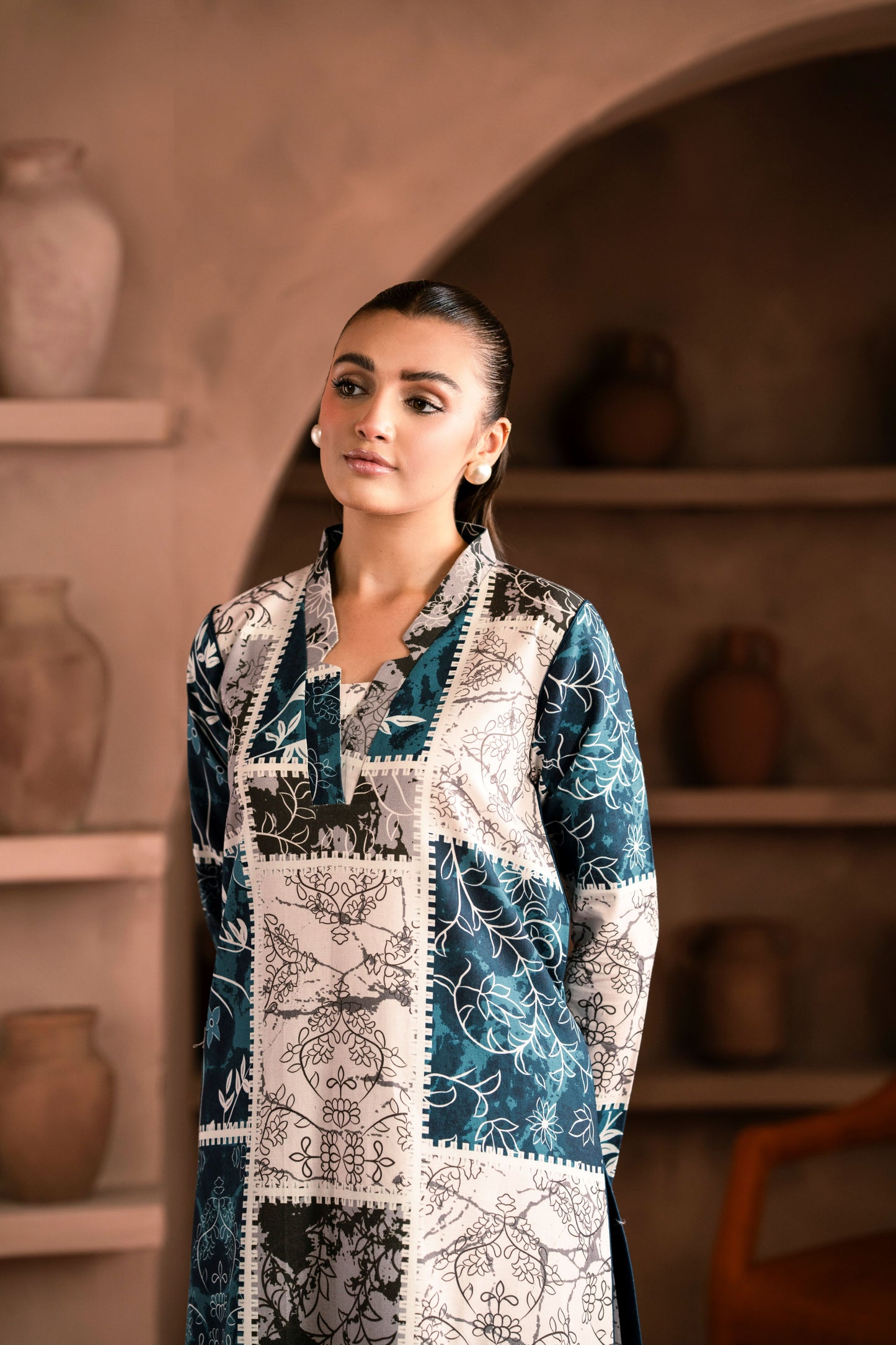 Soft khaddar fabric winter suit for ladies with printed kurta