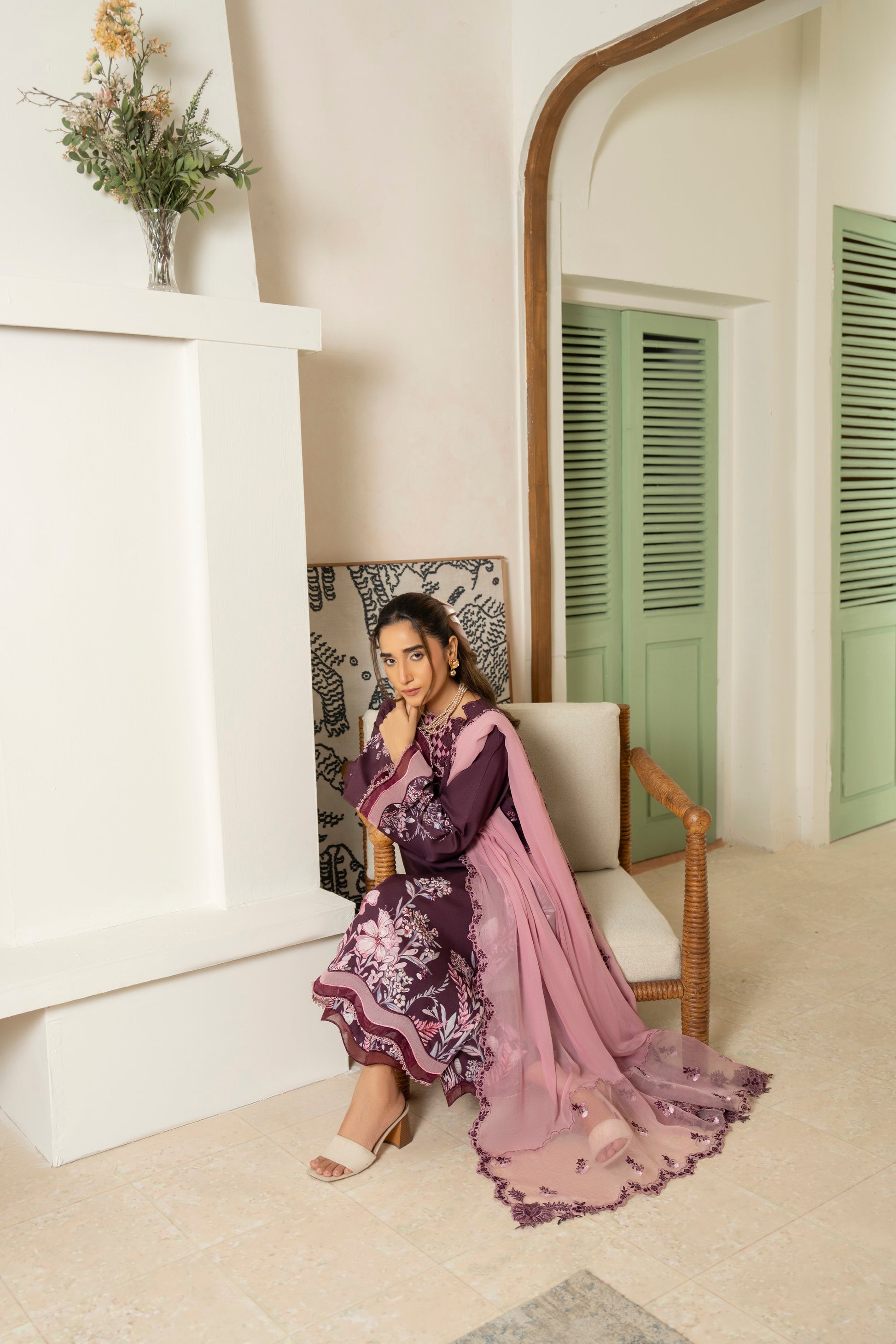 Comfortable viscose printed shirt enhanced with embroidery and organza dupatta border