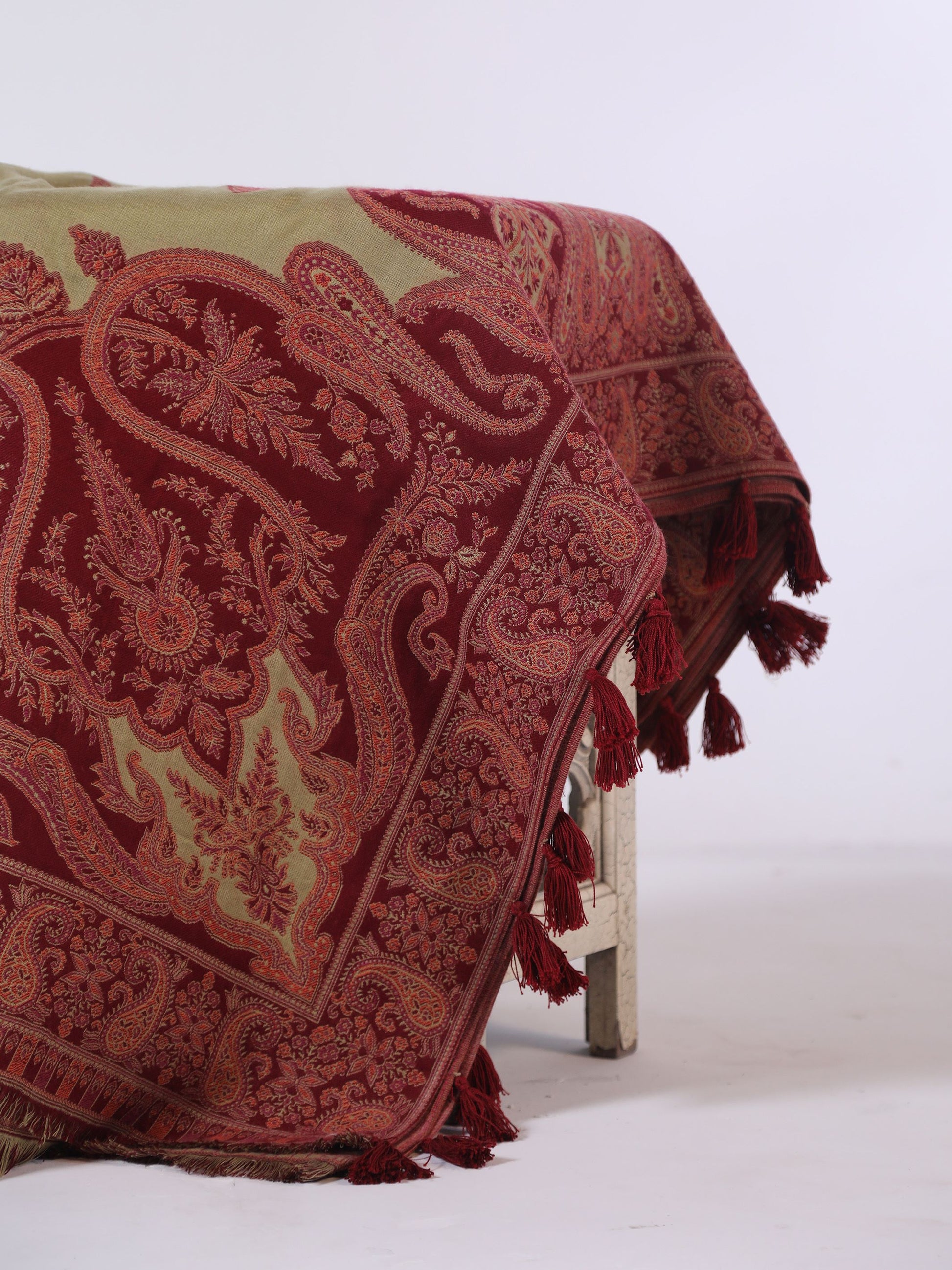 Soft wool Kashmiri shawl with smooth fall