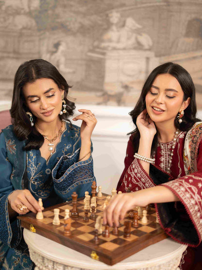  Stylish embroidered lawn shirt designed with printed chiffon dupatta