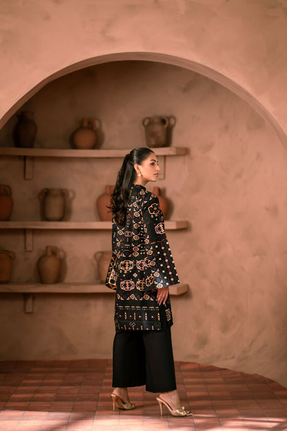 Elegant khaddar winter suit for ladies with printed kurta