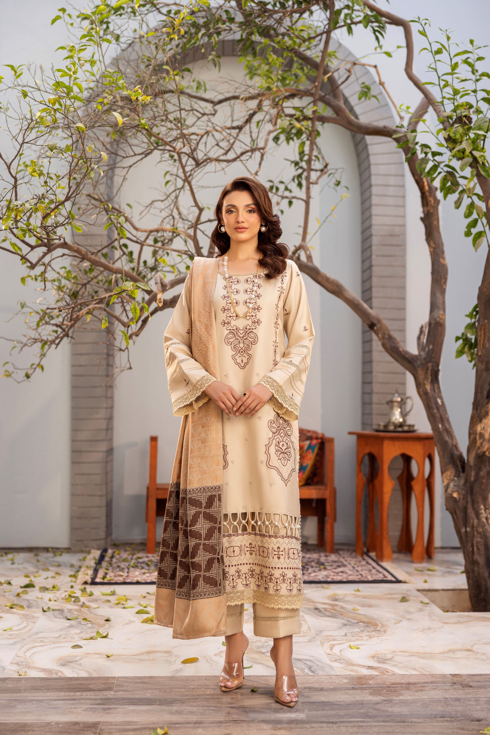 Fashionable Dhanak dress paired with Jacquard woollen shawl