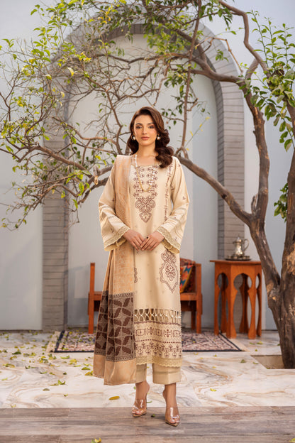 Fashionable Dhanak dress paired with Jacquard woollen shawl