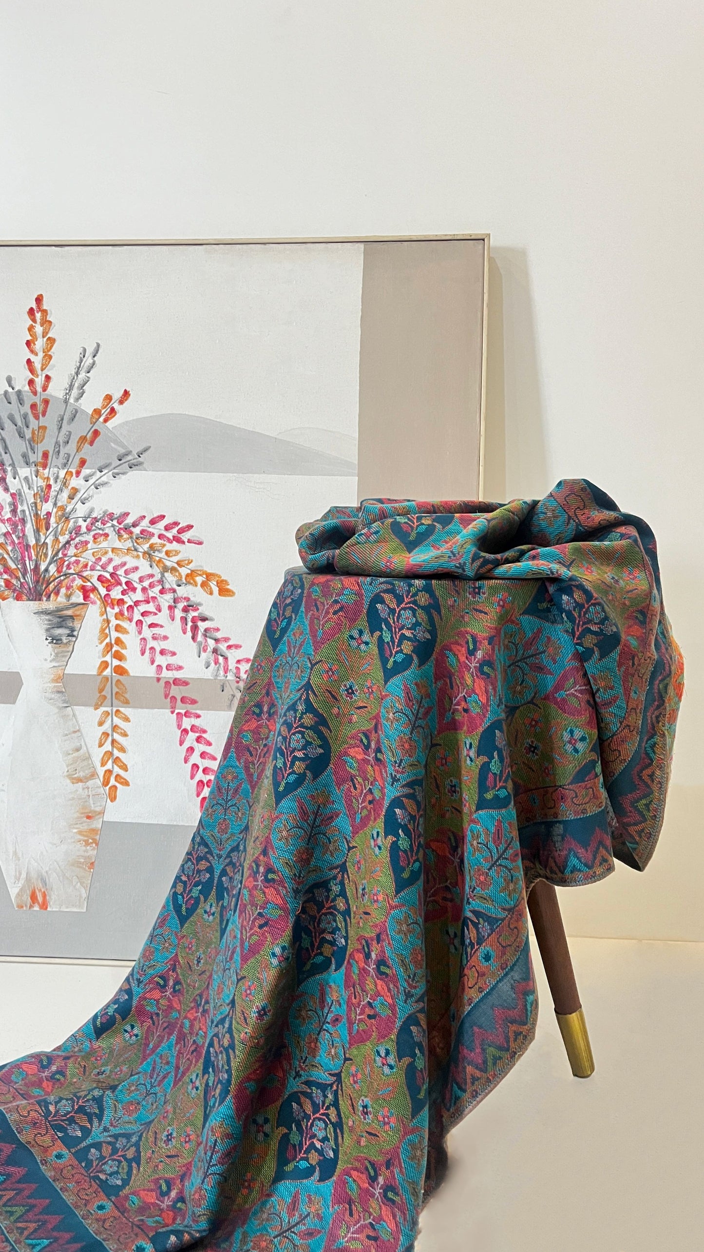 Warm and elegant Kashmiri wool shawl