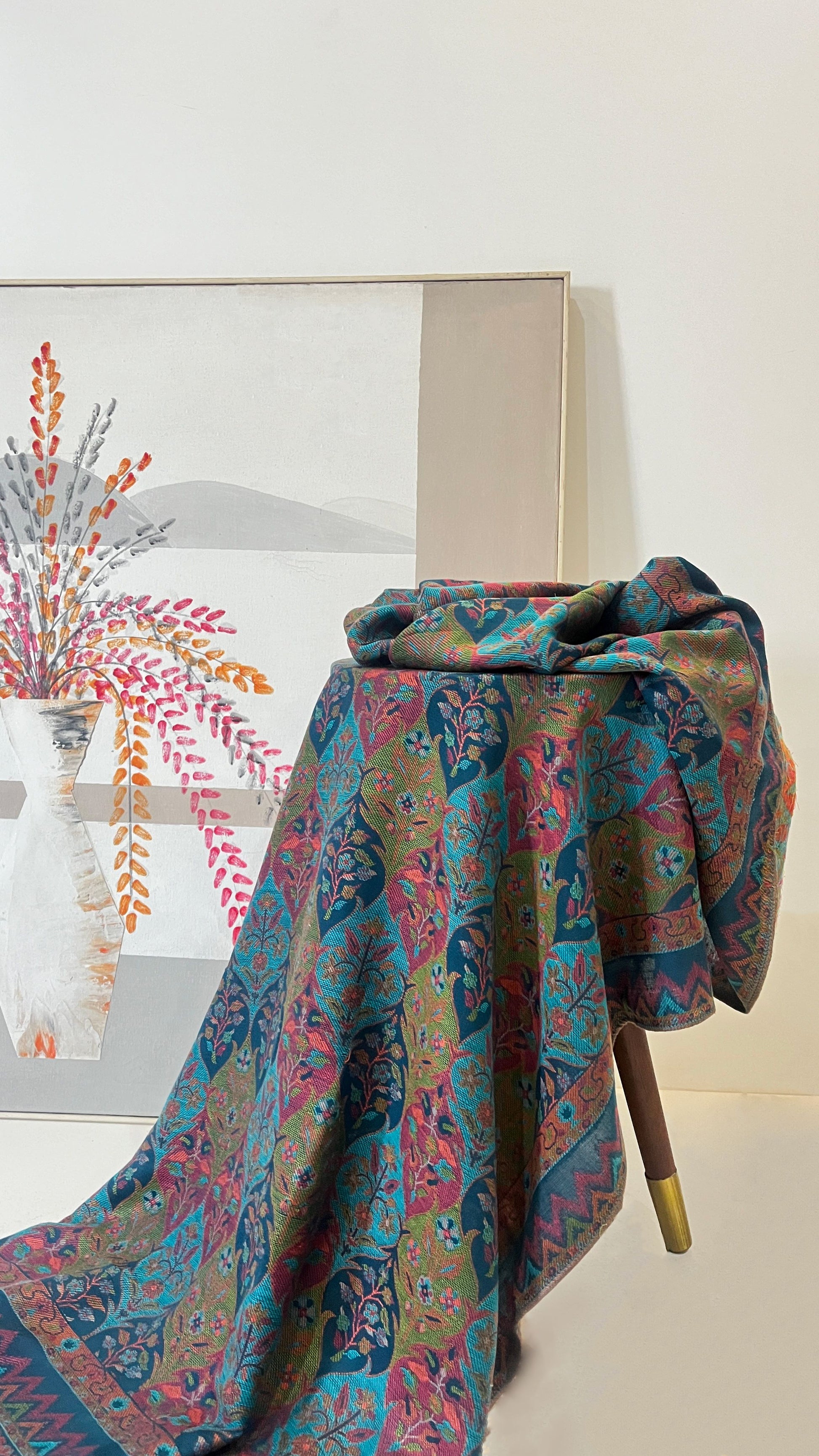 Warm and elegant Kashmiri wool shawl