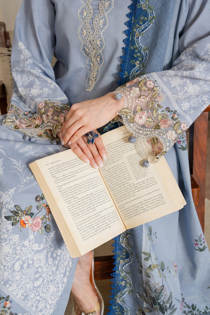 Winter-ready khaddar outfit with soft fabric and organza embroidery on neckline.