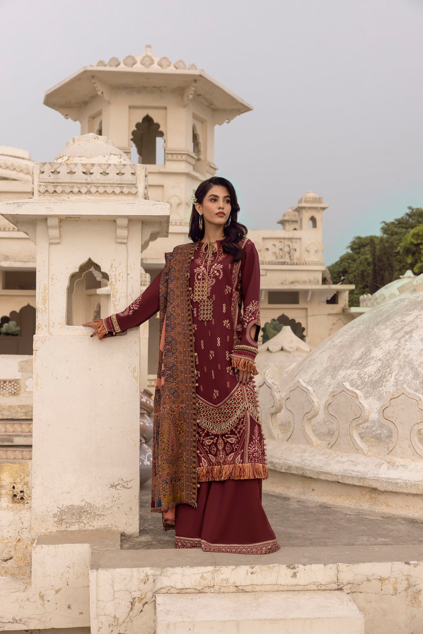 A smooth Marina 3PC with embroidered front and warm shawl.