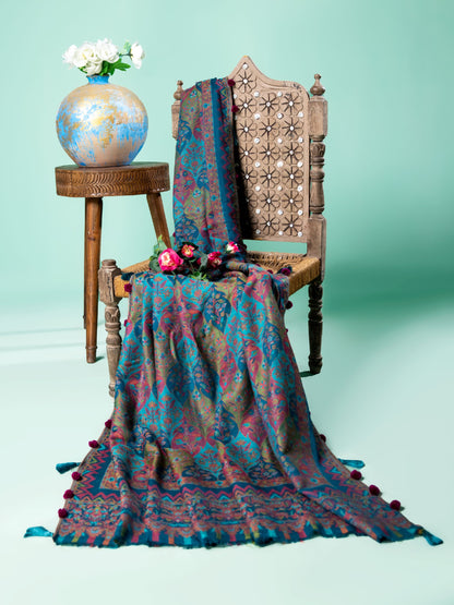 Fine wool shawl handwoven in Kashmir